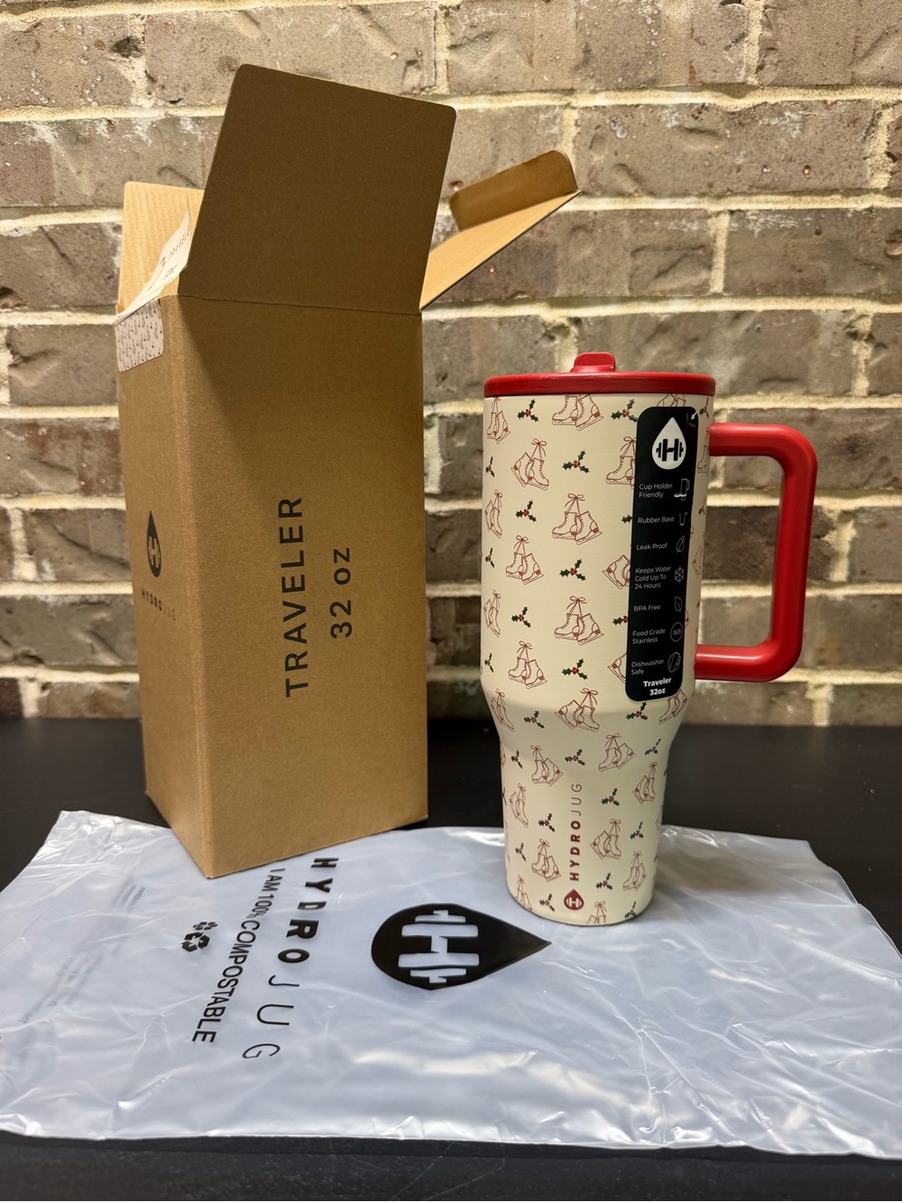 HYDROJUG 32 oz. Traveler Tumbler Holiday Skate Cup Christmas Holiday Skater NEW